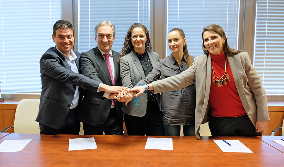 Firma del protocolo de intenciones para la celebración de la Copa del Rey 2020 en Málaga.